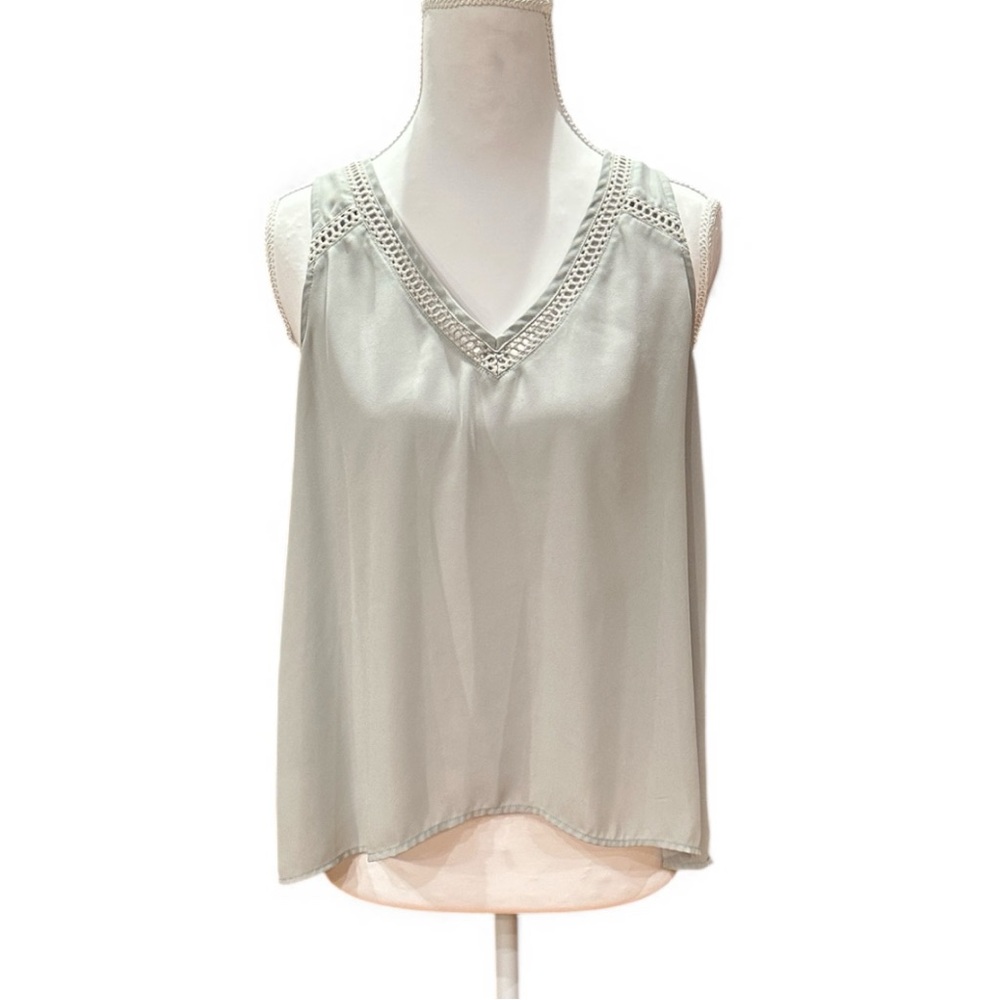 LOFT Light Gray V-Neck Tank with Crochet Detail PS
